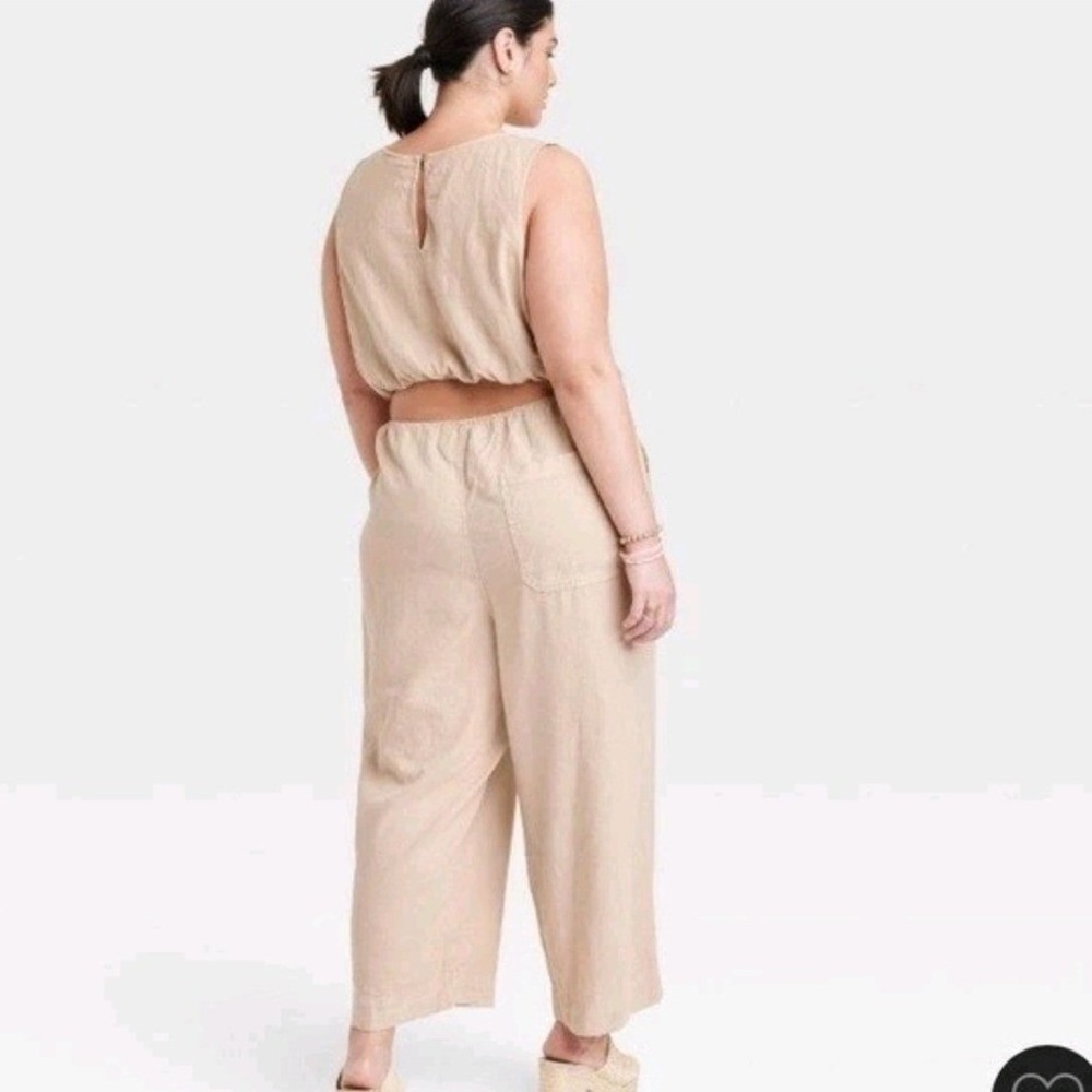 Universal Thread  - Jumpsuit Women's XXL Sleeveless Keyhole V-Neck Khaki Tan